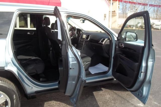 2013 Jeep Grand Cherokee 4WD 4dr Laredo Altitude *Ltd Avail*